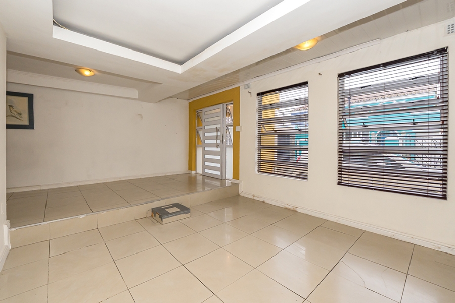 7 Bedroom Property for Sale in Lentegeur Western Cape